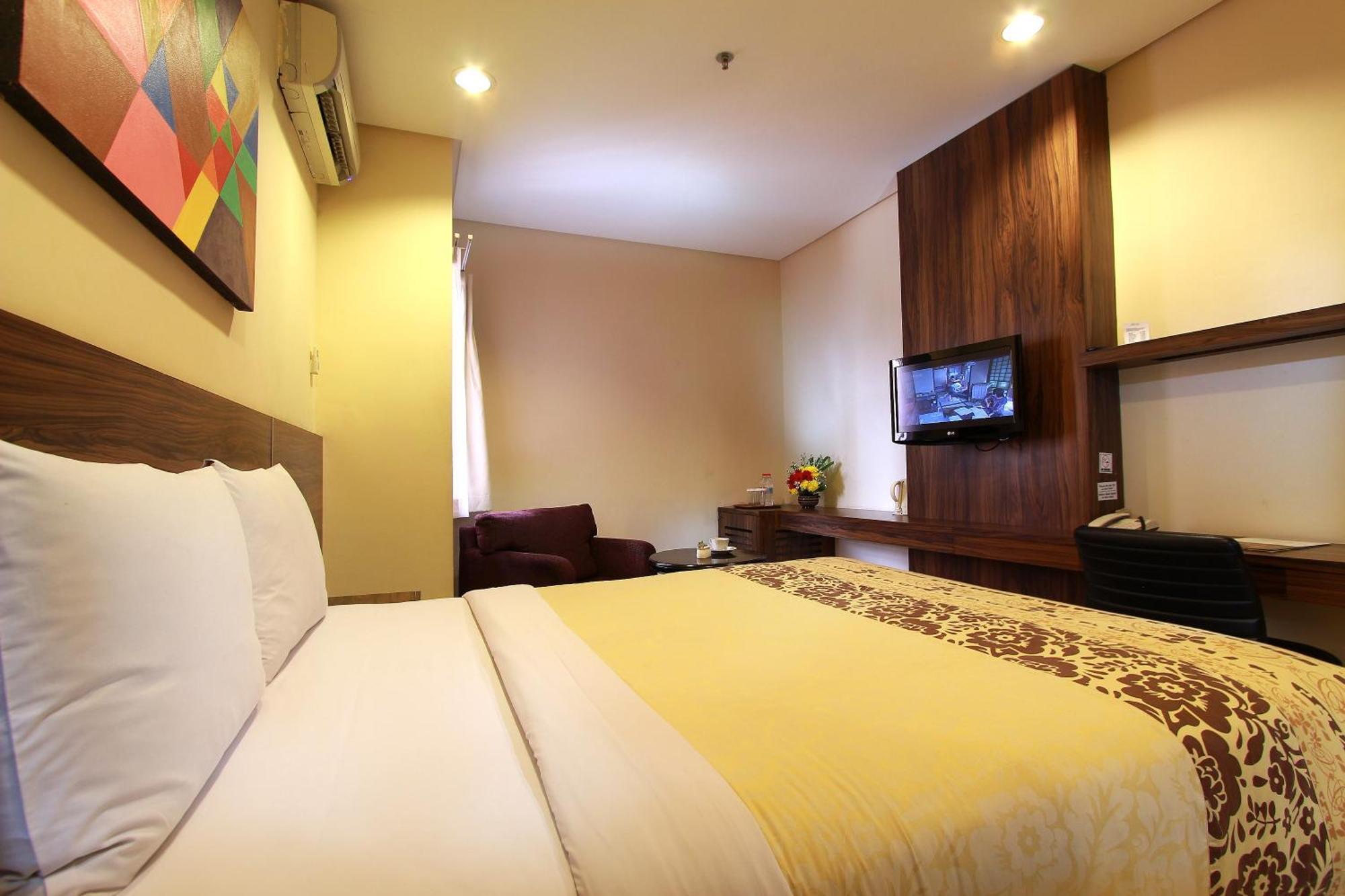 Hotel Prasada Mansion Sudirman Yakarta Exterior foto