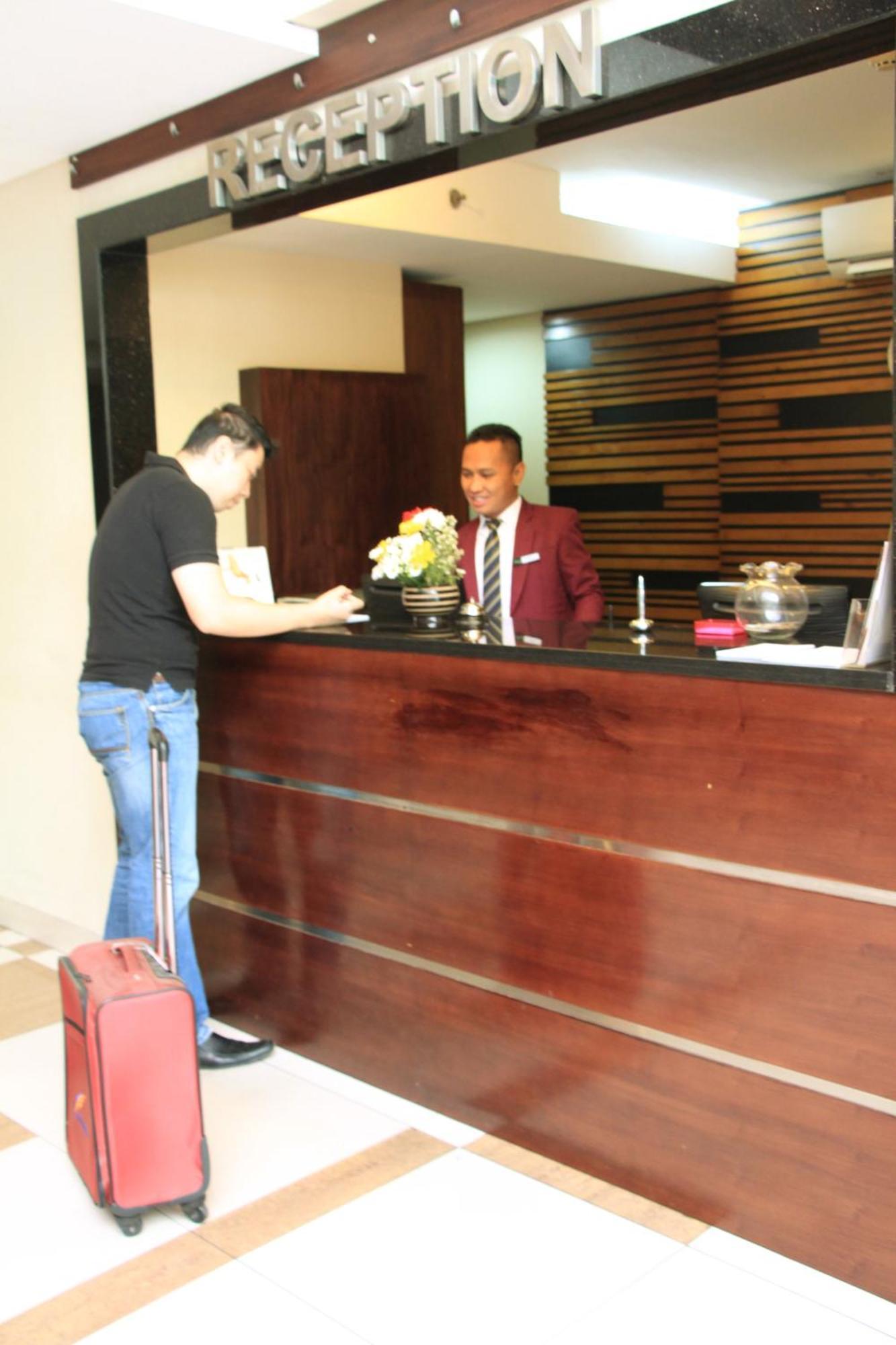 Hotel Prasada Mansion Sudirman Yakarta Exterior foto